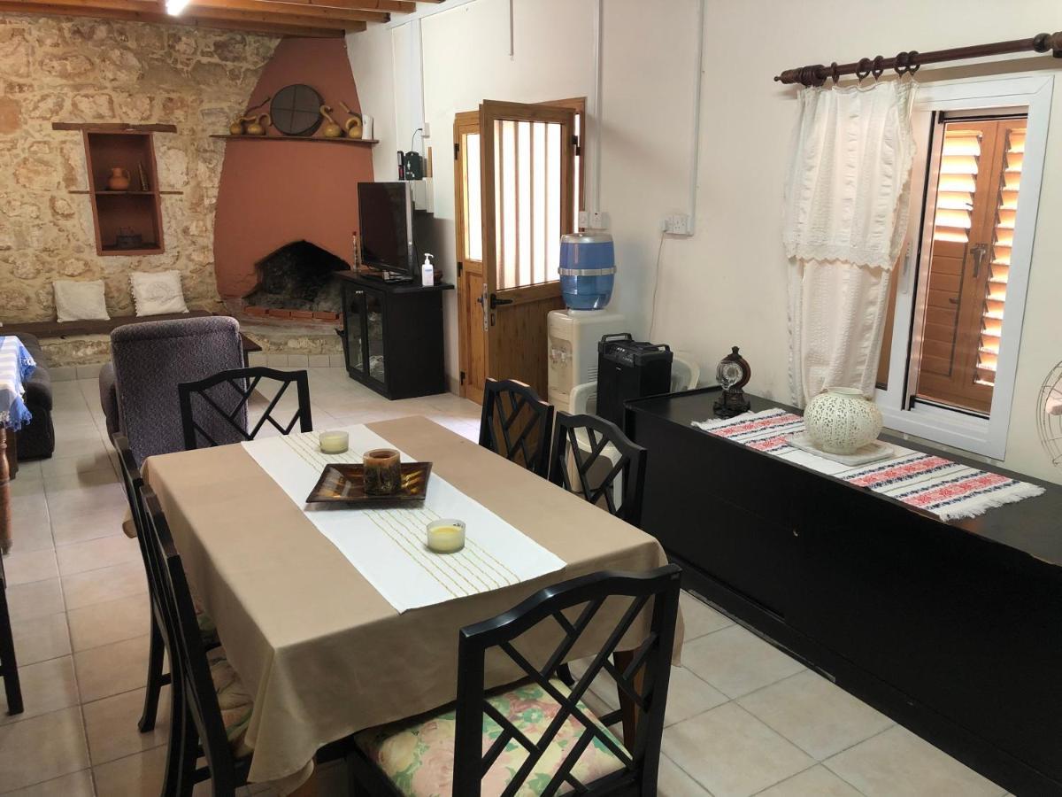 Friendly Villagehouse Paphos Exterior photo